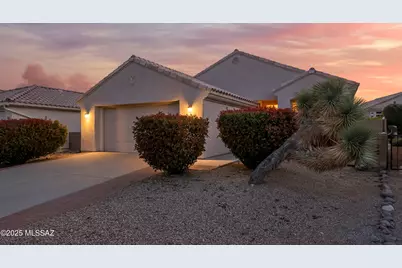333 W Continental Vista Place, Green Valley, AZ 85614 - Photo 1