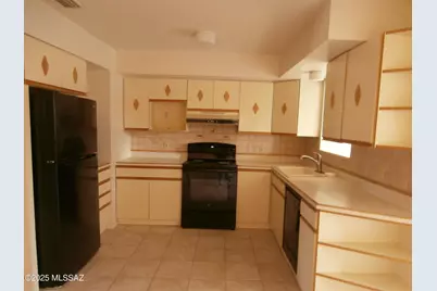 152 E La Pera, Green Valley, AZ 85614 - Photo 8