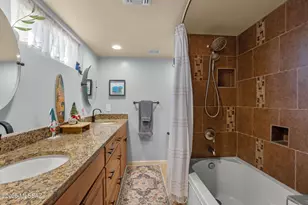 8615 N Hickory Dr, Tucson, AZ 85704 - Photo 18