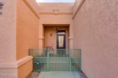 257 N Cobalt Drive, Green Valley, AZ 85614 - Photo 2