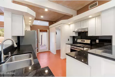 1722 E 9th Street, Tucson, AZ 85719 - Photo 2