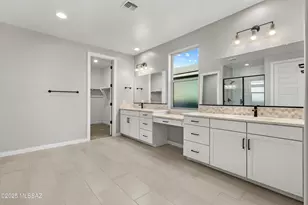 1009 E Silver Ray Dr, Tucson, AZ 85737 - Photo 32