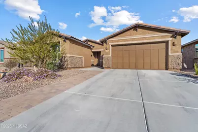 1009 E Silver Ray Drive, Tucson, AZ 85737 - Photo 2