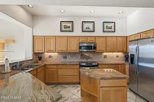 1465 W Bridalveil Pl, Tucson, AZ 85737 - Photo 14