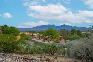 937 W Desert Hills Dr, Green Valley, AZ 85622 - Photo 2