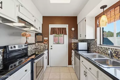 1601 S Santa Belia, Green Valley, AZ 85614 - Photo 6