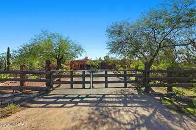2855 W Lambert Lane, Tucson, AZ 85742 - Photo 2