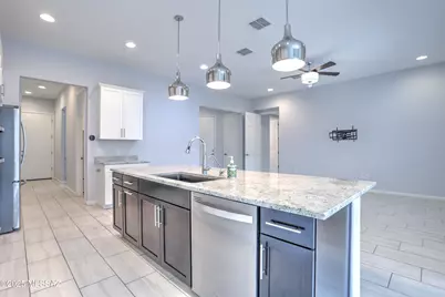 13213 Chiracahua Peak Drive, Oro Valley, AZ 85755 - Photo 12