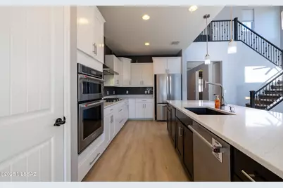 5846 S Clonmellon Avenue, Tucson, AZ 85747 - Photo 18