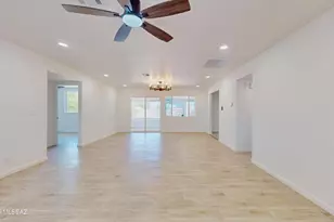 8267 E Cooper Pl, Tucson, AZ 85710 - Photo 4