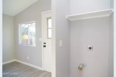 1719 W Seabrooke Drive, Tucson, AZ 85705 - Photo 10