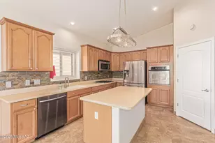 11951 N Cantata Dr, Oro Valley, AZ 85737 - Photo 8