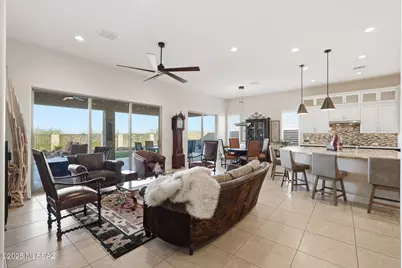 2443 E Copper Valley Way, Green Valley, AZ 85614 - Photo 8