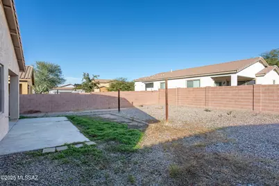 12076 W Makenna Lane, Marana, AZ 85653 - Photo 18