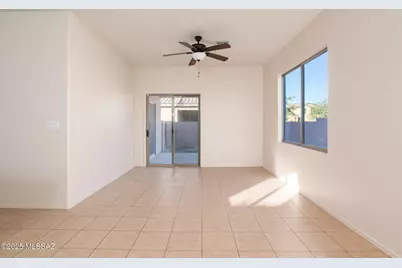 12076 W Makenna Lane, Marana, AZ 85653 - Photo 4