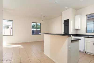 12076 W Makenna Lane, Marana, AZ 85653 - Photo 6