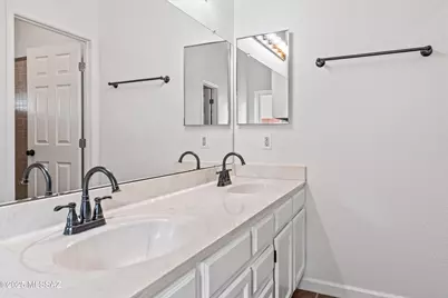 7848 N Roundstone Drive, Tucson, AZ 85741 - Photo 16