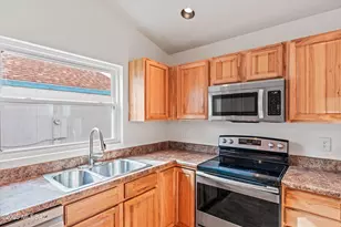 7848 N Roundstone Dr, Tucson, AZ 85741 - Photo 12