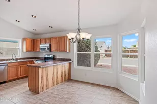 7848 N Roundstone Dr, Tucson, AZ 85741 - Photo 8