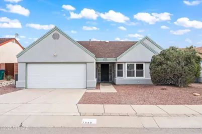 7848 N Roundstone Drive, Tucson, AZ 85741 - Photo 2