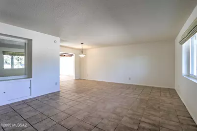 153 E Los Arcos, Green Valley, AZ 85614 - Photo 8