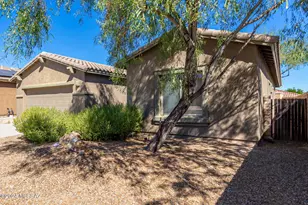 7104 W Amber Burst Ct, Tucson, AZ 85743 - Photo 2