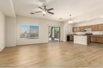 7104 W Amber Burst Court, Tucson, AZ 85743 - Photo 6
