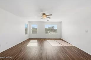 341 W Amber Hawk Ct, Green Valley, AZ 85614 - Photo 10