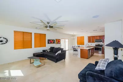 7992 S Dolphin Way, Tucson, AZ 85756 - Photo 10