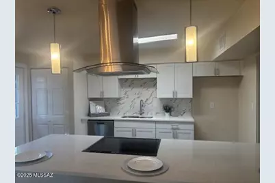 7042 E Calle Ileo, Tucson, AZ 85710 - Photo 1