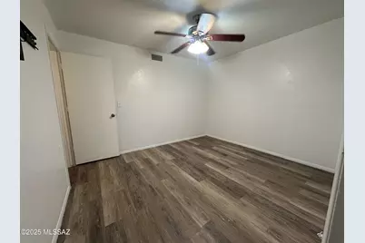 8001 N Firethorn Avenue, Tucson, AZ 85741 - Photo 26
