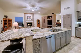 112 W Mountain Sage Dr, Oro Valley, AZ 85755 - Photo 10