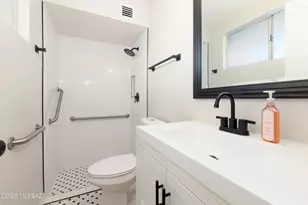 7238 E Montecito Dr, Tucson, AZ 85710 - Photo 22