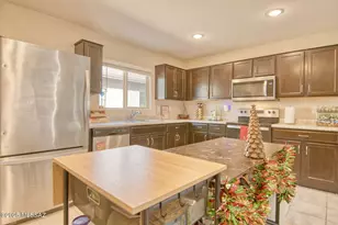 105 E Mnr Vw Rd, Tucson, AZ 85756 - Photo 10