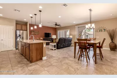 838 N Broken Hills Drive, Green Valley, AZ 85614 - Photo 4