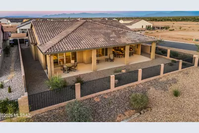 2692 E Sorbonne Drive, Green Valley, AZ 85614 - Photo 2