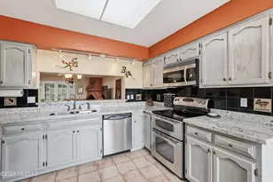 950 W Calle Del Regalo, Green Valley, AZ 85614 - Photo 12