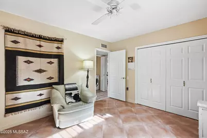 950 W Calle Del Regalo, Green Valley, AZ 85614 - Photo 18