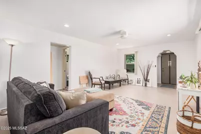 1130 E Spring Street, Tucson, AZ 85719 - Photo 14