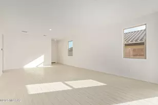 9323 N Peridot Vis Ave, Tucson, AZ 85742 - Photo 6