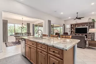 2551 E Canyon Crossing, Green Valley, AZ 85614 - Photo 16