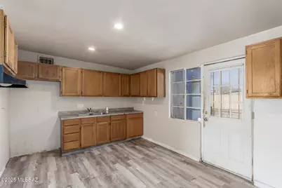 5743 E 24th Street, Tucson, AZ 85711 - Photo 8