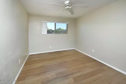 9031 E Sierra Street, Tucson, AZ 85710 - Photo 10