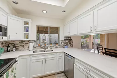 810 N Camino Santiago #3, Tucson, AZ 85745 - Photo 4