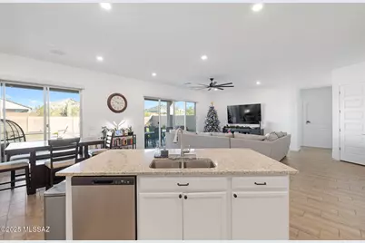 10869 N Stonebridge Drive, Tucson, AZ 85742 - Photo 14