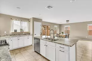 9596 S Miller Flats Dr, Tucson, AZ 85747 - Photo 16