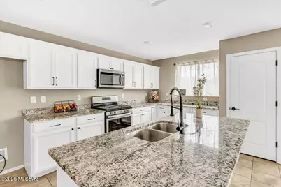 9596 S Miller Flats Drive, Tucson, AZ 85747 - Photo 14