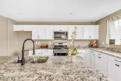 9596 S Miller Flats Drive, Tucson, AZ 85747 - Photo 16