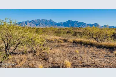 487 E Corte Pasadera Cobrizo #1, Green Valley, AZ 85614 - Photo 2