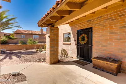 736 W Desert Hills Drive, Green Valley, AZ 85622 - Photo 8